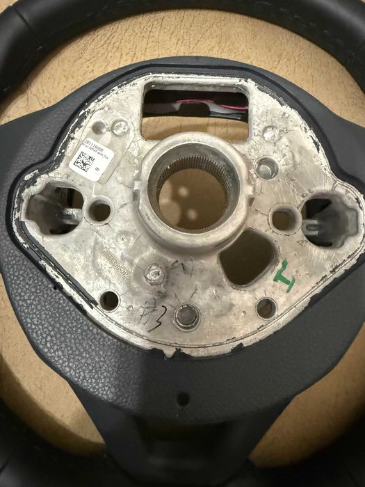 Чисто нов,оригинален мултиволан за Фолксваген-Volkswagen