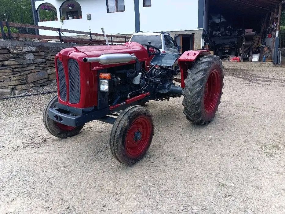 Se vinde tractor 550