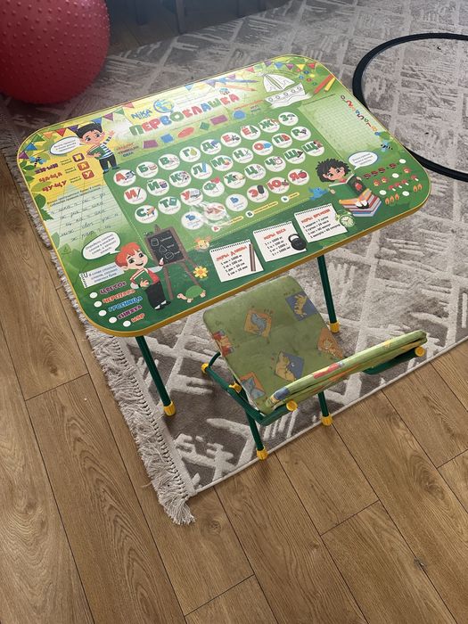 Детский столик и стульчик