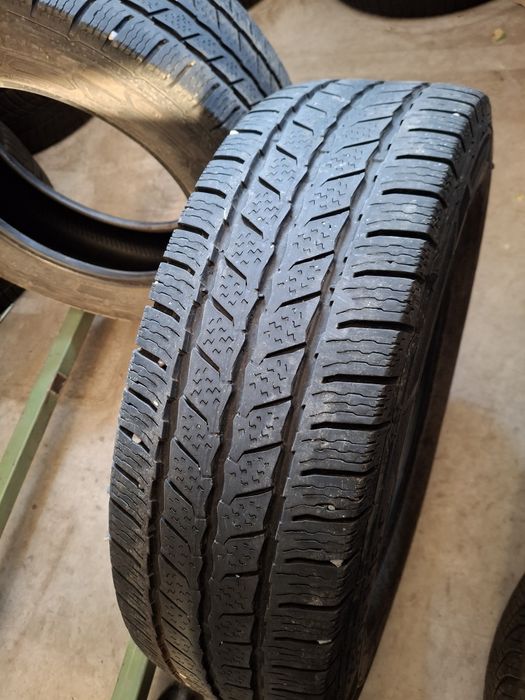 4 Anvelopele de iarnă 205 75 r16C Continental