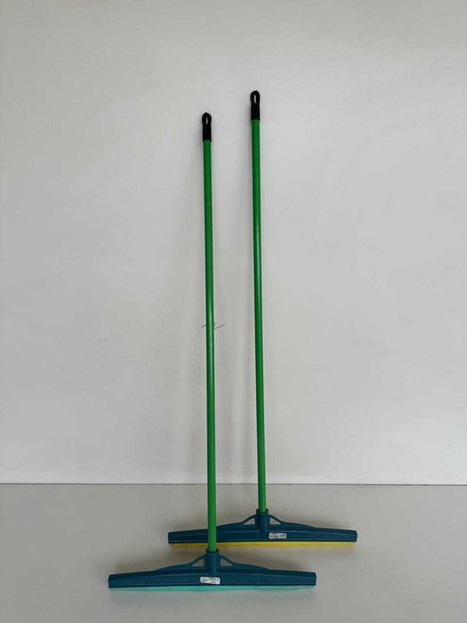 Сгон для пола гелевый. резиновый. губчатый.