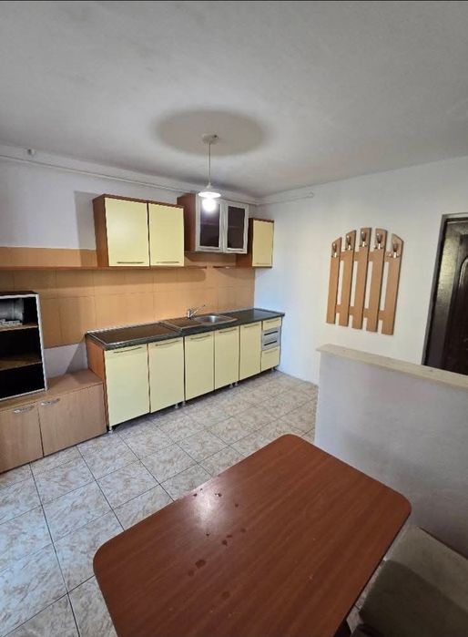 Proprietar inchiriez apartament cu 2 camere decomandat