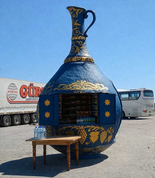 Навоида куза шаклидаги мини-дўкон сотилади