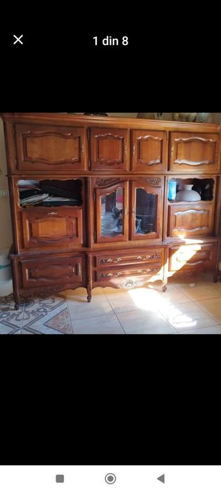 Mobilă sufragerie elegantă, model clasic – stare foarte bună