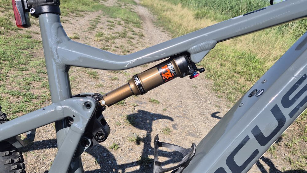 Bicicleta electrica Focus JAM 2 full FOX Kashima