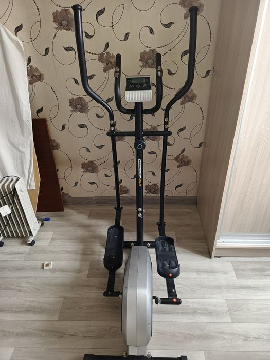 Эллиптический тренажёр.