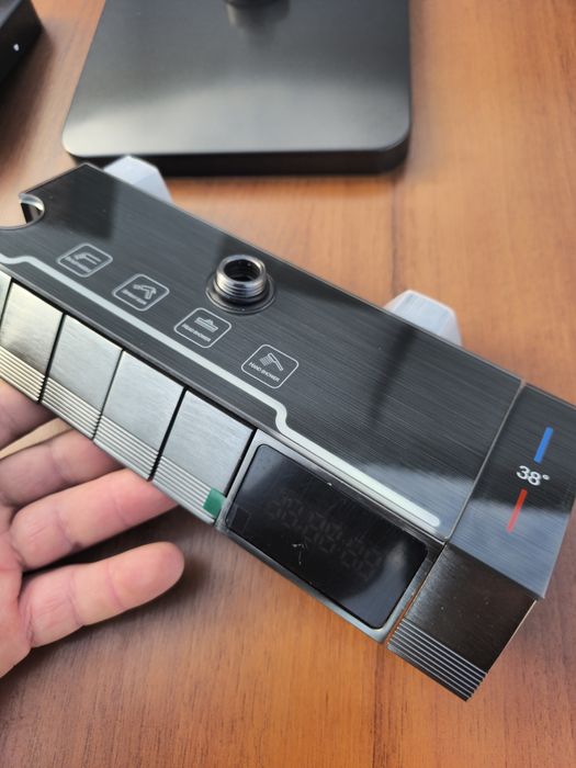 Душ система смесител баня с дисплей + аксесоари за баня