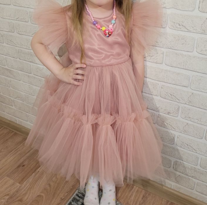 Нарядное платье на девочку, 3-4 года