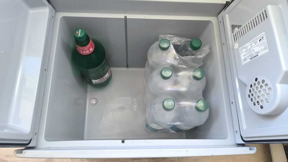 Комбинирана хладилна чанта Mobicool W48 12/220 волта 48 литра .