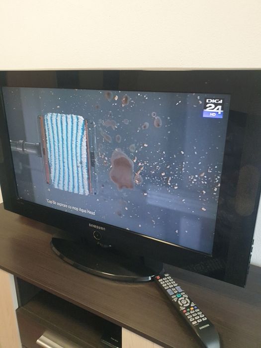 Televizor Samsung diagonala 80 cm. Defect.Pret 180 lei fix