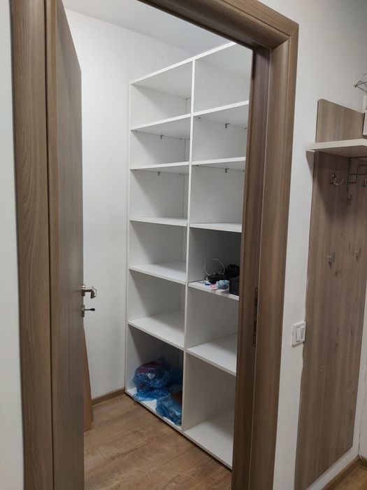Vand ap 2 camere + parcare ext. zona Razoare