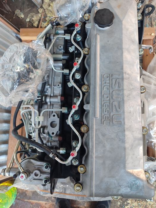 Двигатель на исузу  4HF1 Оригинал
