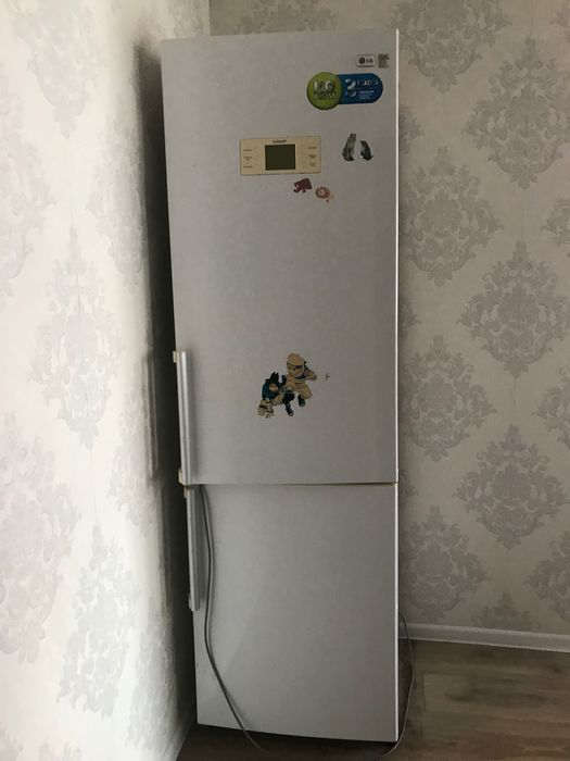 Холодильник  LG .
