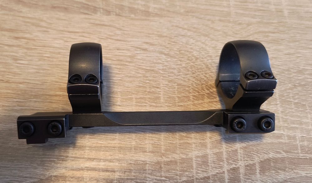Luneta Yukon Jaeger 1.5-6x42 și prindere/montură CZ 550/555 cu inele de30 mm
