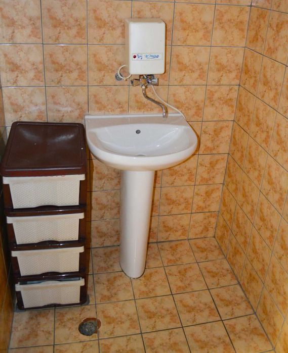 Дава се под наем Магазин в София, Надежда 4 - 46 кв.м за 326.4 € - Снимка #3