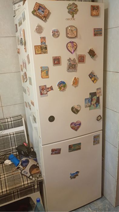 Vand frigider cu congelator separat