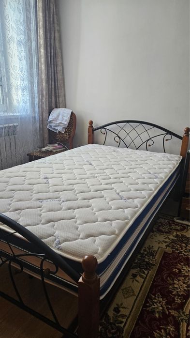 Продам кровать с матрасом