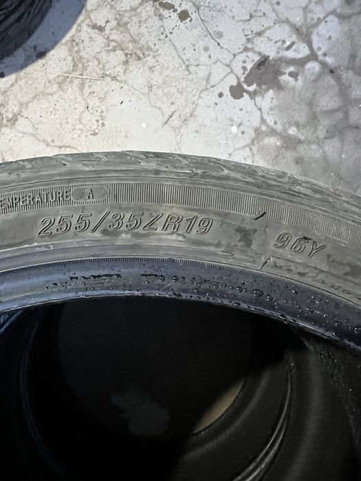 Продам комплект летней резины 19r