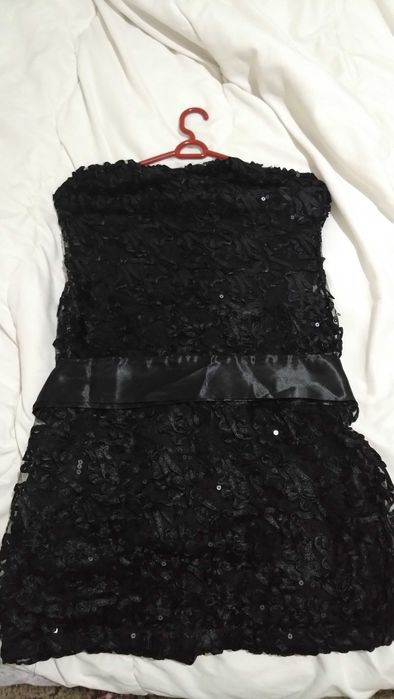 Черна рокля с колан