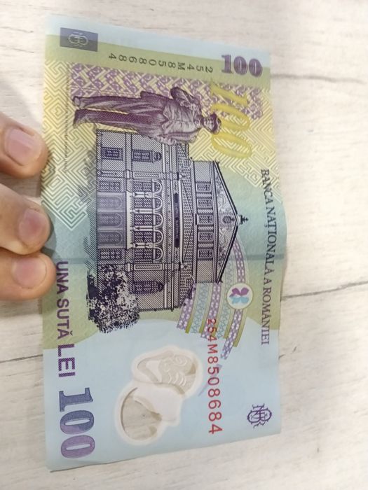 Vând 100 lei urgent