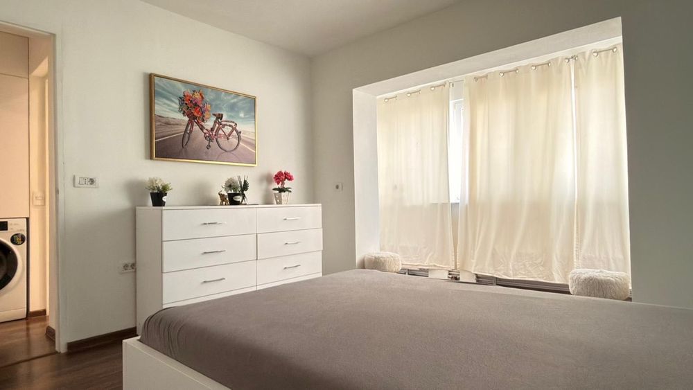 Apartament de vânzare 2 camere zona intim complet mobilat și utilat