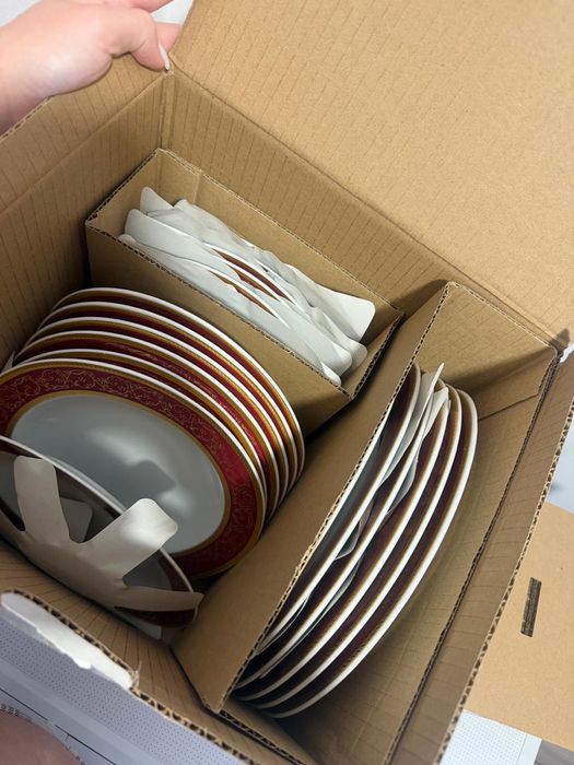 Set farfurii portelan THUN 19 piese