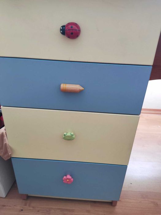 Качествено детско бюро подходящо както за момиче,така и за момче