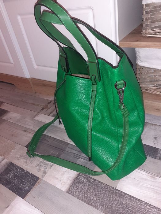 Дамска чанта в зелено
