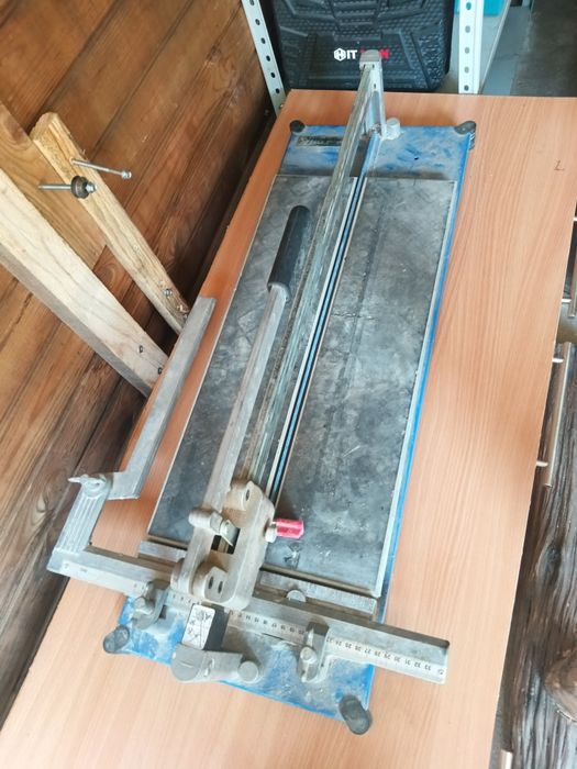 Mașină de gresie topline 630