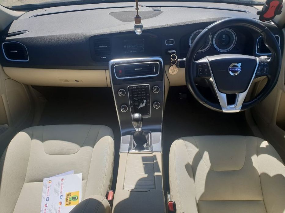 Dezmembrez Volvo S60 II D3 2010 motor 2.0D 120KW 163CP D5204 cutie de viteze manuala 6+1 usa portiera stanga dreapta fata spate bara aripa fuzeta planetara aripa oglinda dezmembrari piese