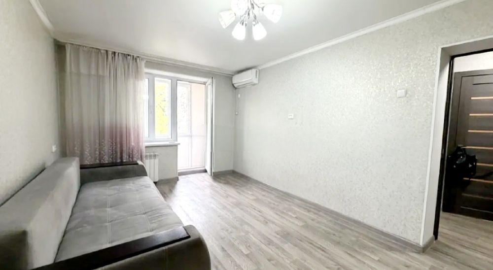 продам 1-ком. 32кв. 2мкр. 2-этаж