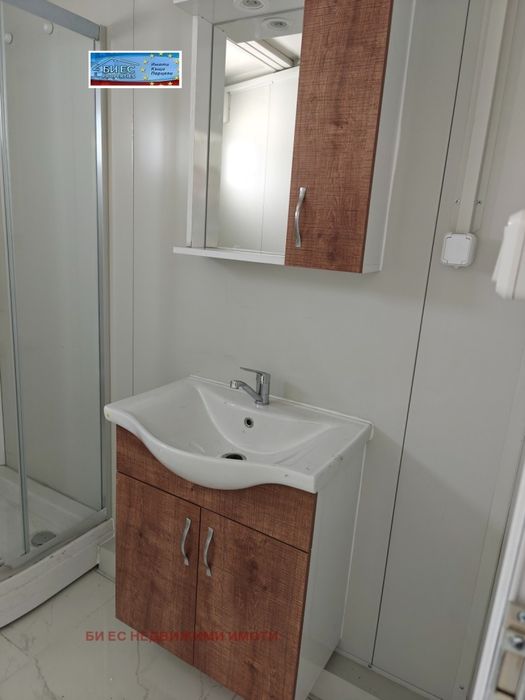 Къща в с. Рельово 68 m² и двор 4000 м²