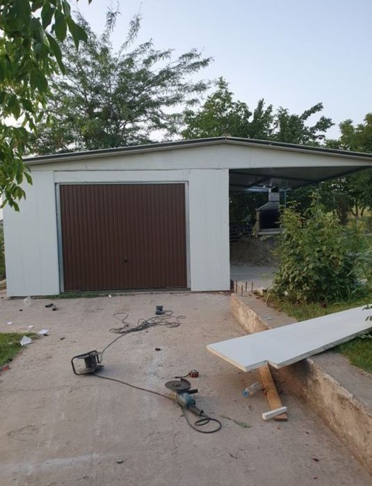 Executam la comanda garaje metalice si panouri sandwich folosind mater