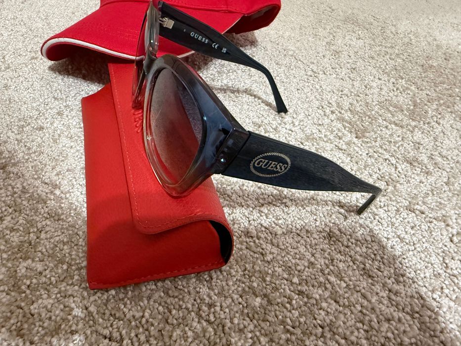 Дамски слънчеви очила Guess