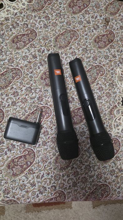 Vand boxa jbl + microfoane jbl