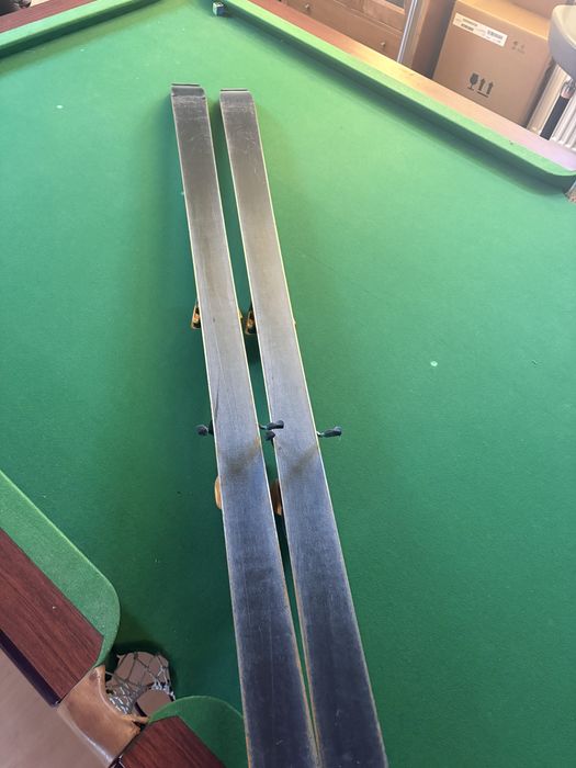 Schiuri kastle cu legaturi Tyrolia