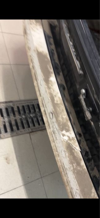 Продам бампер от камри 80 оригинал