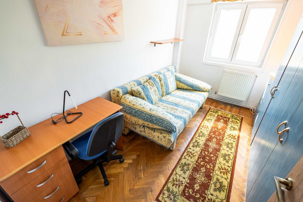 3 camere renovat, 80 mp, 2 AC, centrala, loc parcare, curte interioara, Strada Pietonala, Teatrul Toma Caragiu
