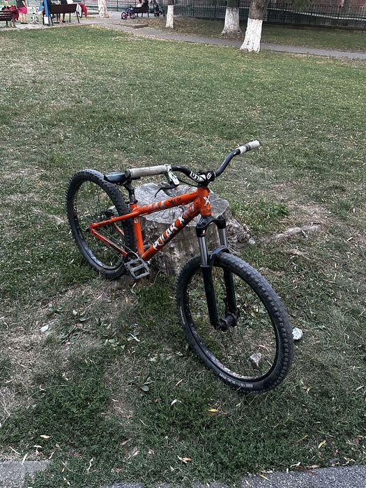 Vand Dirt Jumper Polar X Magellan Table Top