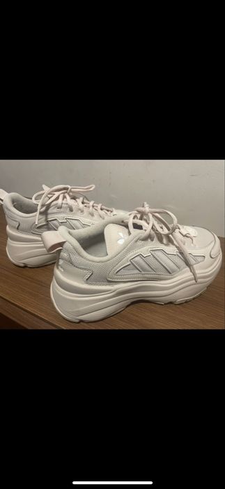 Маратонки Adidas Ozgaia