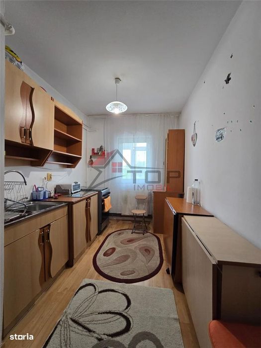 Piata Alexandru - Milcov, 2 camere decomandat cu 2 balcoane, liber
