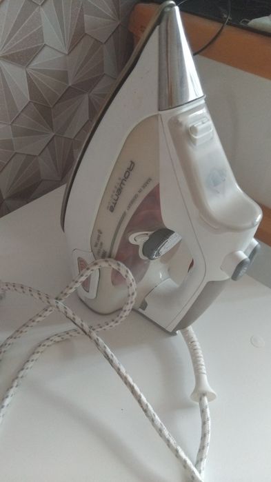 Продам утюг. Цена 3000
