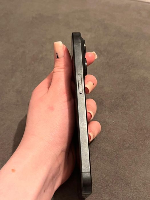 продам айфон 15 про