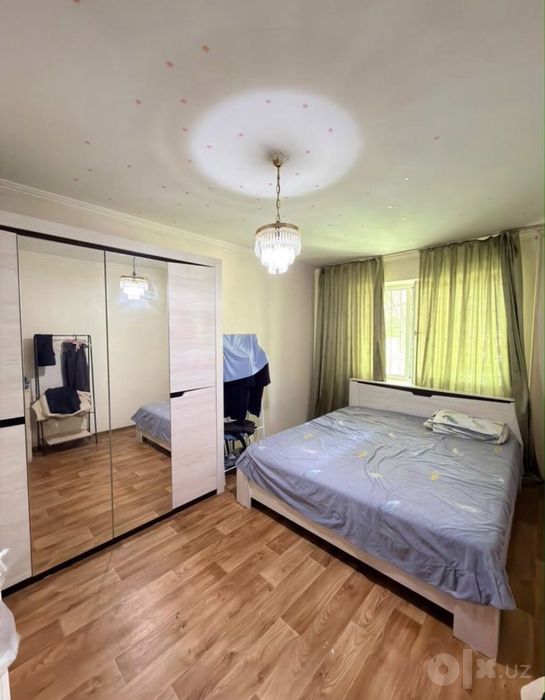 Продам квартиру 3 комнаты Ойбек ,Госпитальный