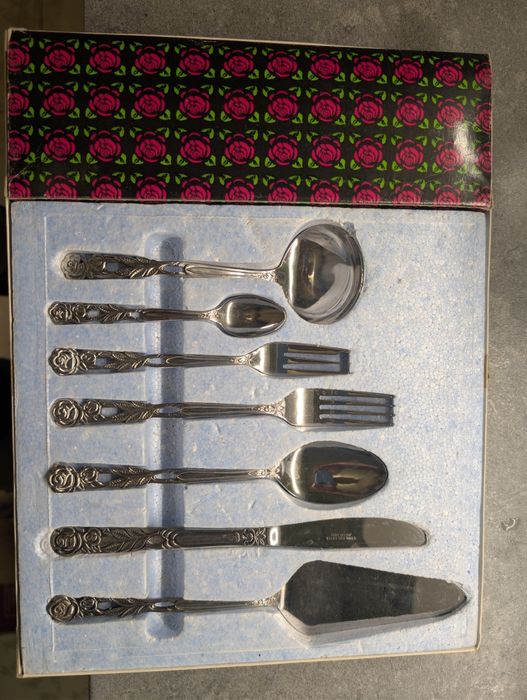 Vintage Japanese Rose Flatware Set – 32 Pieces – Ravian – 1960s / 1970