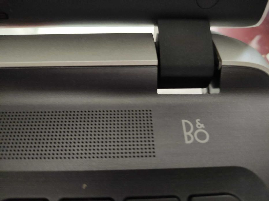 HP Pavilion laptop, tastatura cu probleme, in rest merge bine este complet,hard de 1 TB, 8gb ram