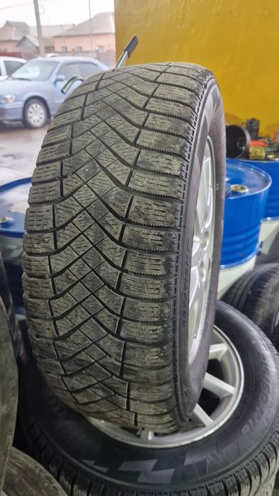 Срочно продам 215/60/16