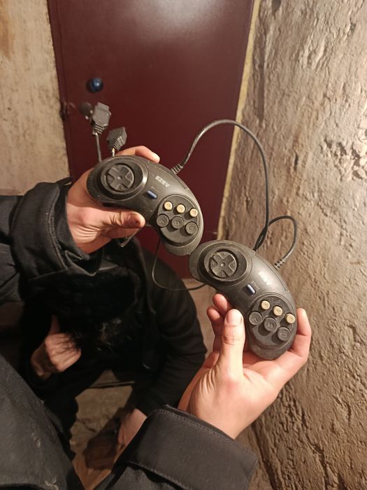 Продам джойстики на СЕГА