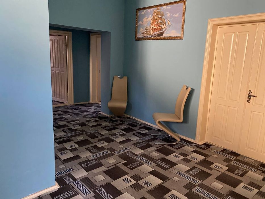 Срочно Ташкент шахридан  6 сотихлик 4 хоналик ремонт килинган уй сотил