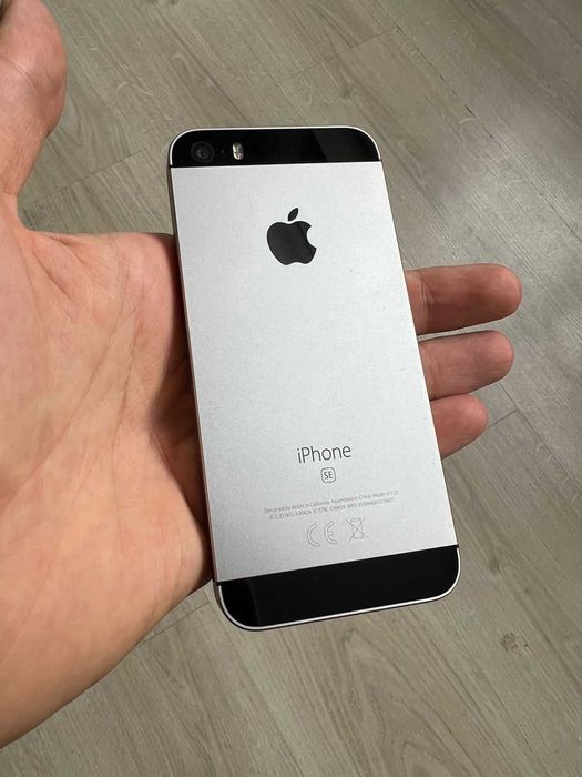 iPhone SE 100% батарея, продам или обменяю